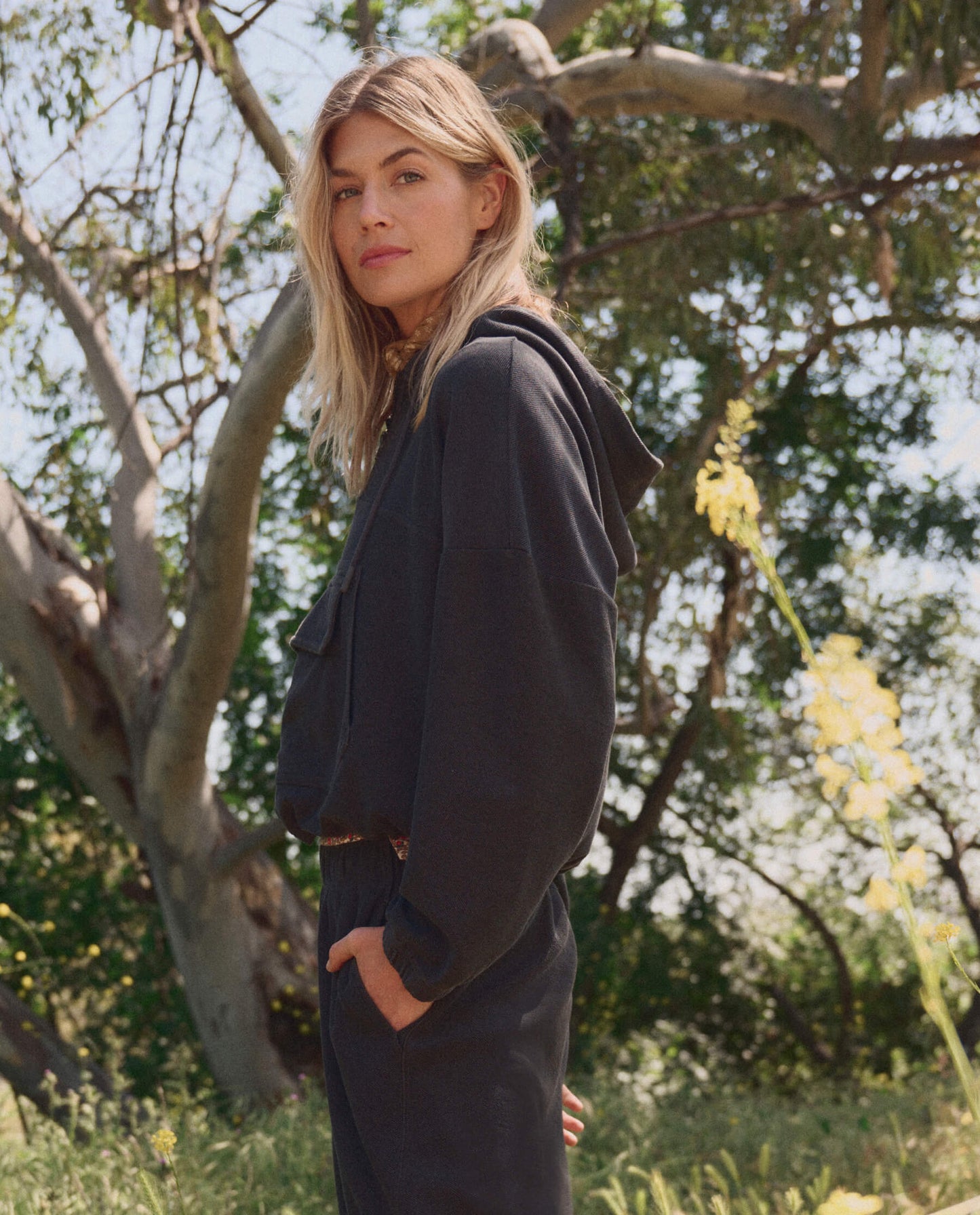 The Basecamp Pullover. -- Washed Black