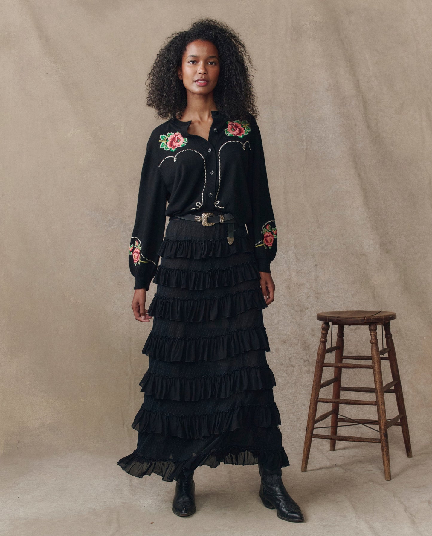 The Heirloom Rose Western Cardigan. -- Black