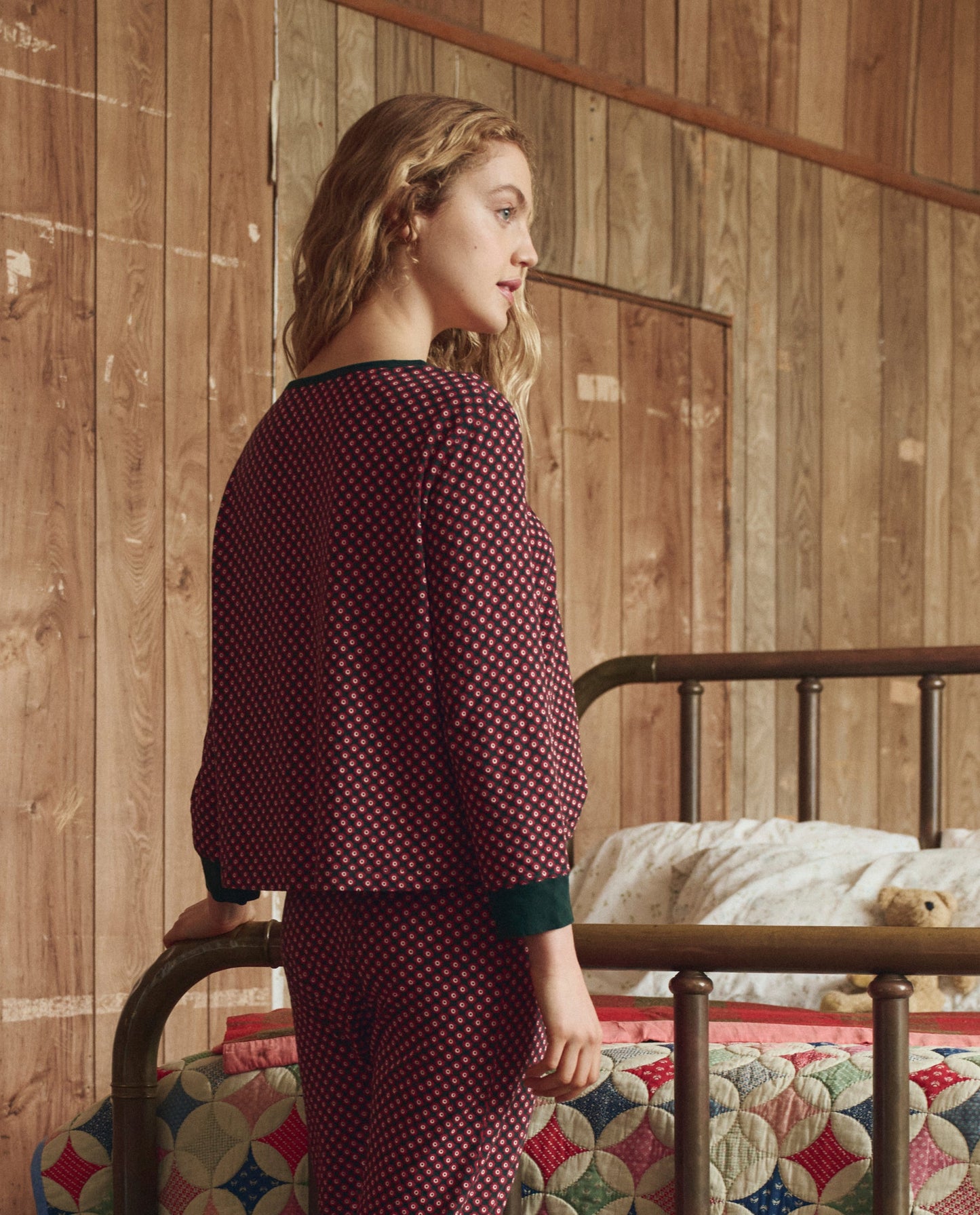 The Crop Sleep Henley. -- Daisy Tie Print